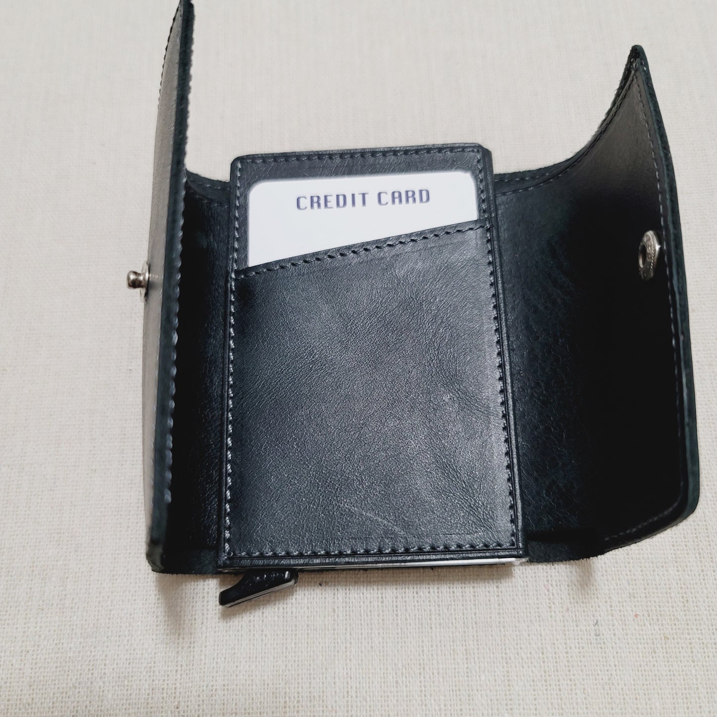 Minimalist Pop Up Credit Card Wallet